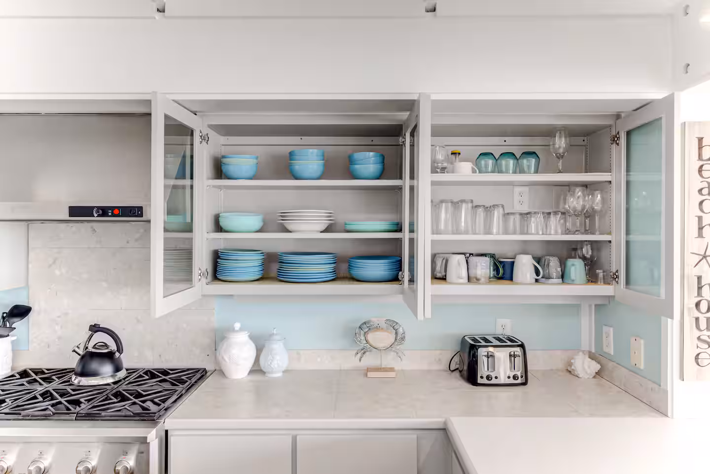 Fully-stocked-kitchen